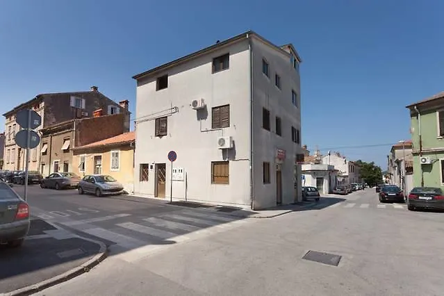Apartment Ingrid Pula 0*,
